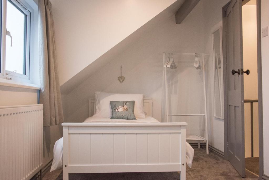 Nancy's Nook - Newly Renovated room 2